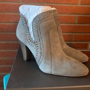 reeista bootie